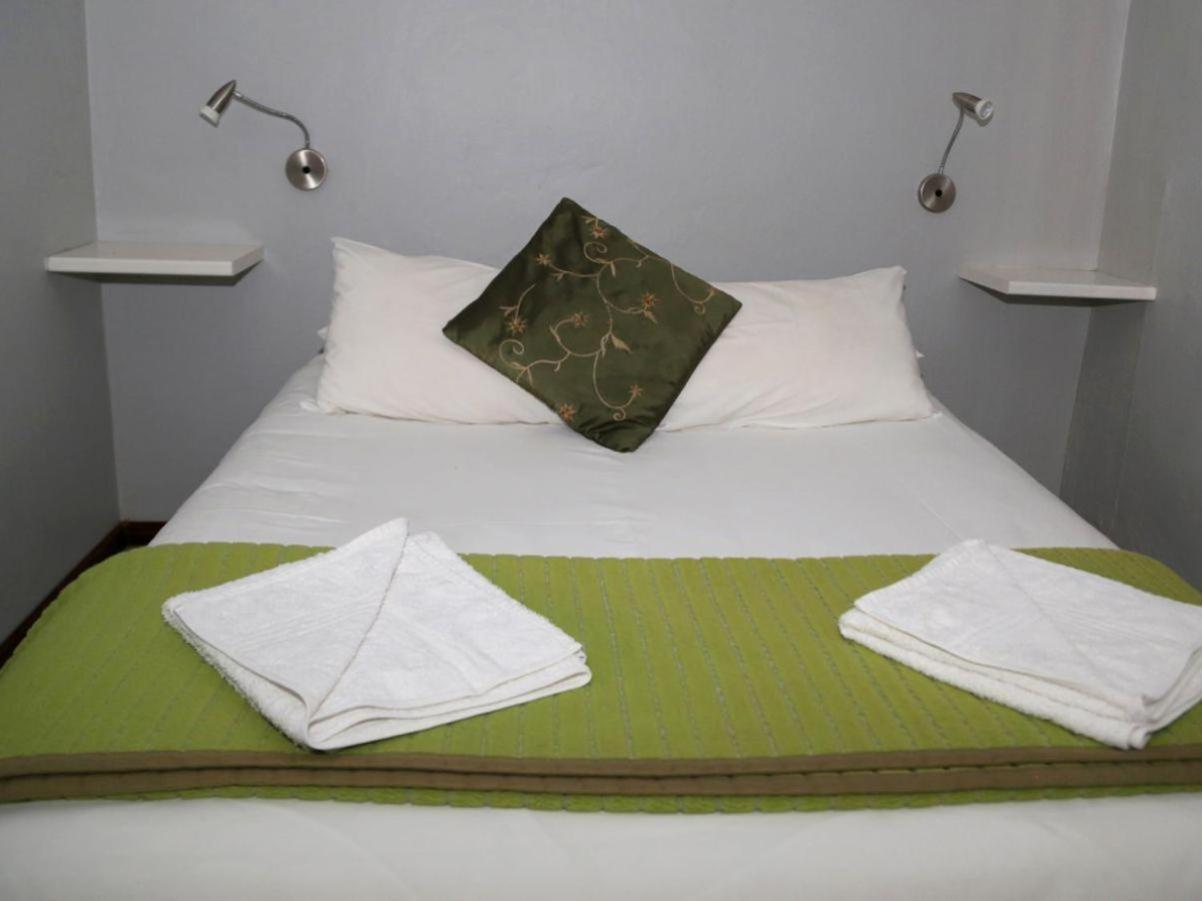 Rainbow Glen Self Catering Chalets Montagu Room photo