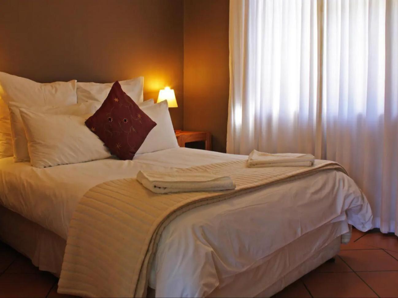 Rainbow Glen Self Catering Chalets Montagu Room photo