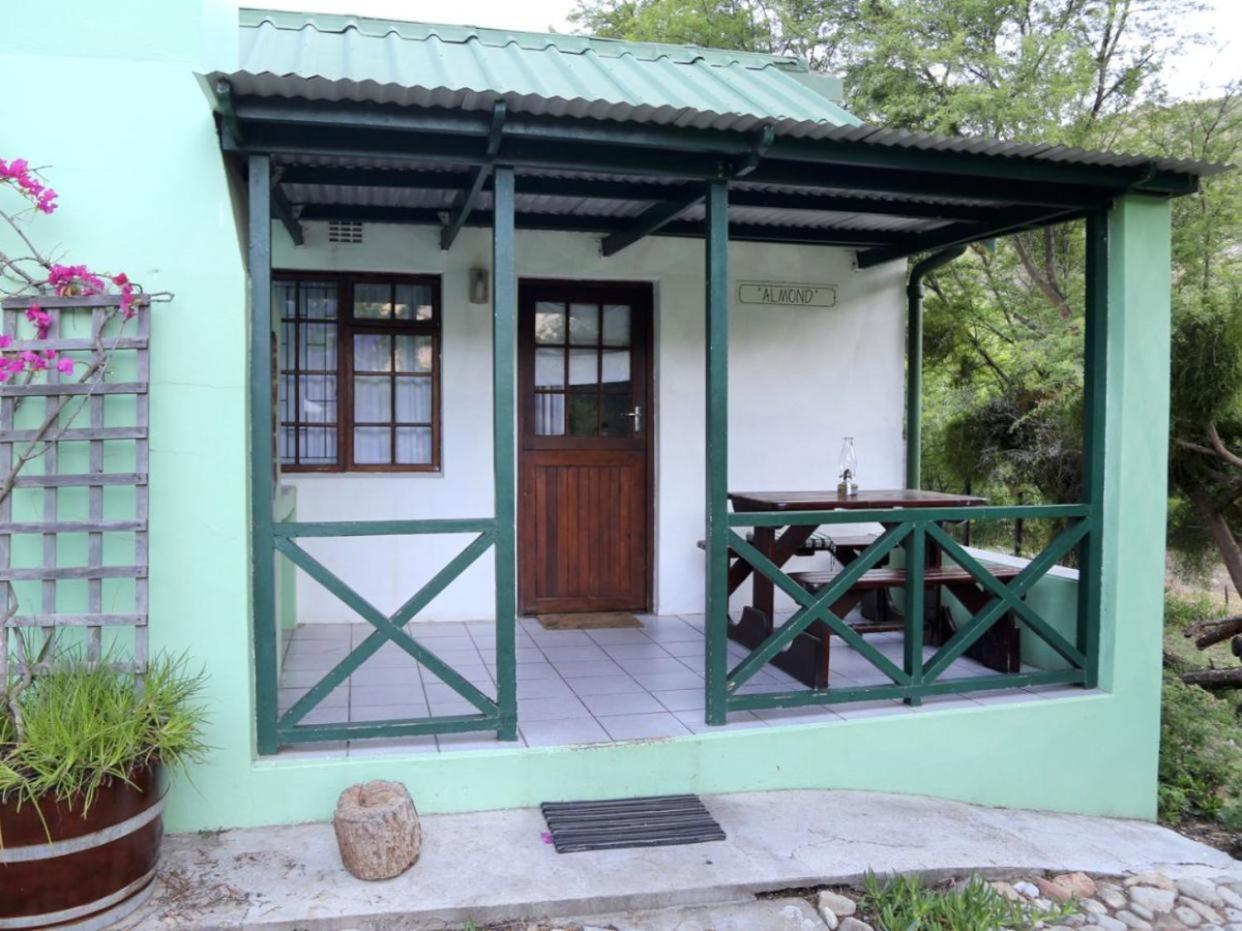 Rainbow Glen Self Catering Chalets Montagu Room photo